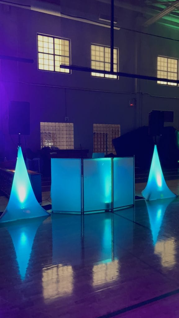 DJ-Sensedog-professional-lighting-booth-blue